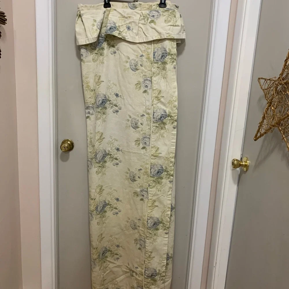 Vintage Country Cottage Cloth Shower Curtain